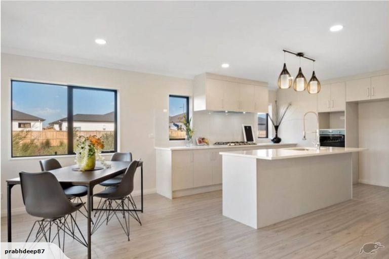 Photo of property in 11 Black Beech Crescent, Takanini, 2110