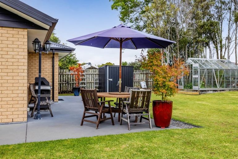 Photo of property in 13 Karaka Street, Merrilands, New Plymouth, 4312