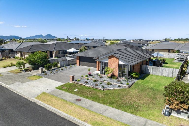 Photo of property in 20 Kowi Lakes Drive, One Tree Point, 0118