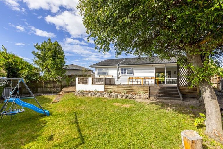 Photo of property in 114 Avondale Road, Taradale, Napier, 4112
