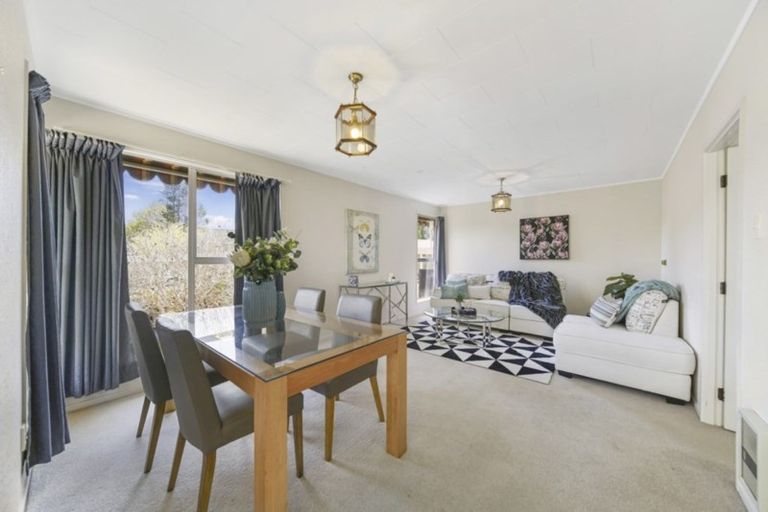 Photo of property in 4 Robert Allan Way, Pakuranga Heights, Auckland, 2010