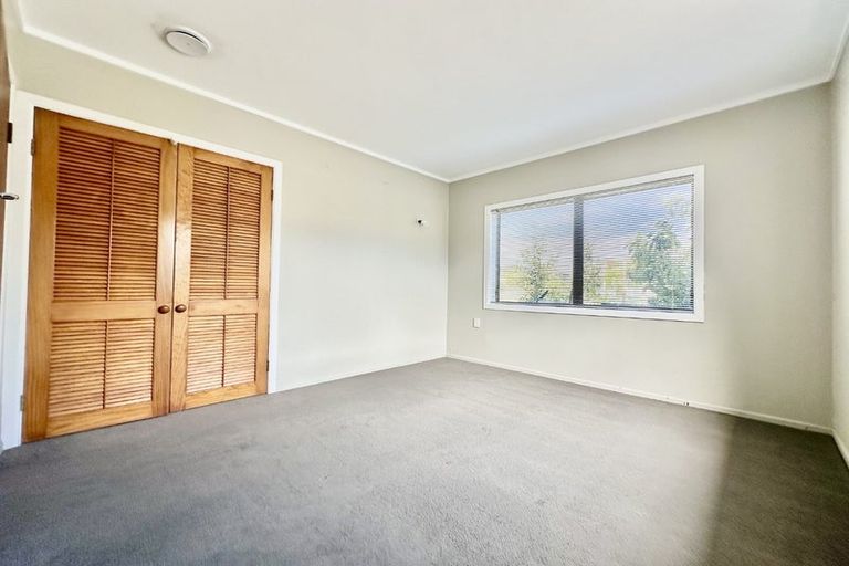 Photo of property in 10 Nicholson Avenue, Papatoetoe, Auckland, 2025