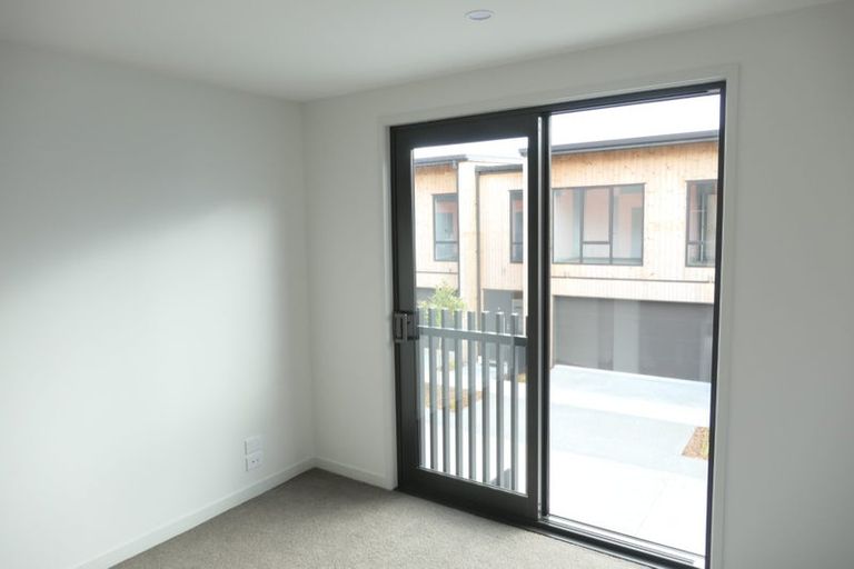 Photo of property in 8/2 Marlborough Crescent, Hobsonville, Auckland, 0616