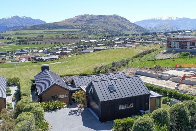 Photo of property in 56 Jacks Point Rise, Jacks Point, Queenstown, 9371
