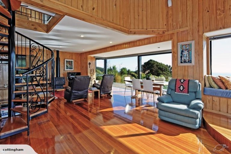 Photo of property in 126 Lone Kauri Road, Karekare, Auckland, 0772