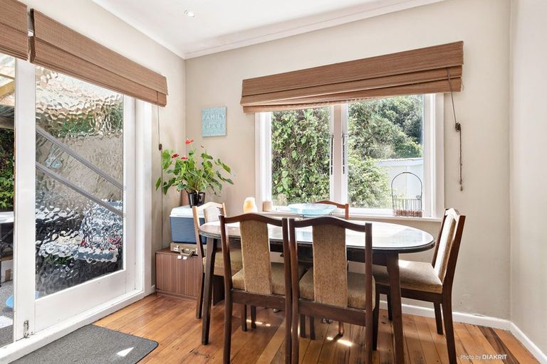 Photo of property in 23 Melrose Road, Island Bay, Wellington, 6023