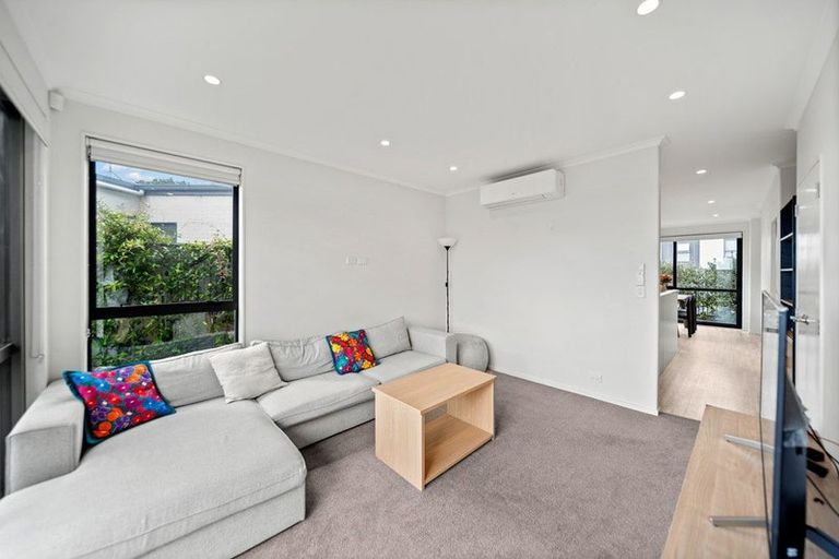 Photo of property in 37 Matairangi Avenue, Totara Heights, Auckland, 2105