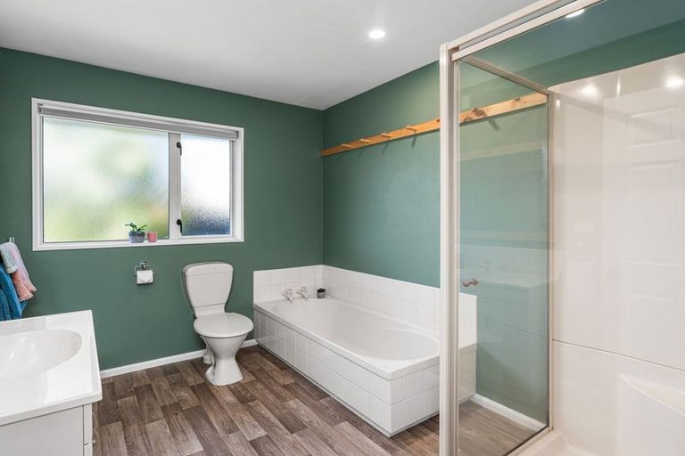 Photo of property in 35 Durrell Way, Rolleston, 7614