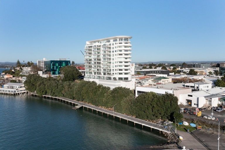 Photo of property in 15/72e Devonport Road, Tauranga, 3110