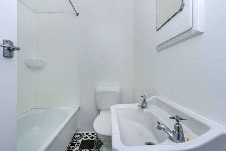 Photo of property in 4/11 Evelyn Place, Hillcrest, Auckland, 0627