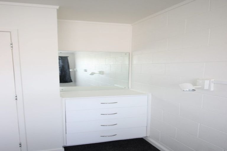 Photo of property in 2/2 Bentley Avenue, Glenfield, Auckland, 0629