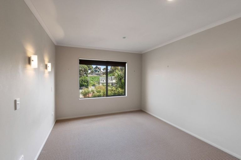 Photo of property in Te Kakariki Apartments, 2/2 Wellington Road, Paekakariki, 5034