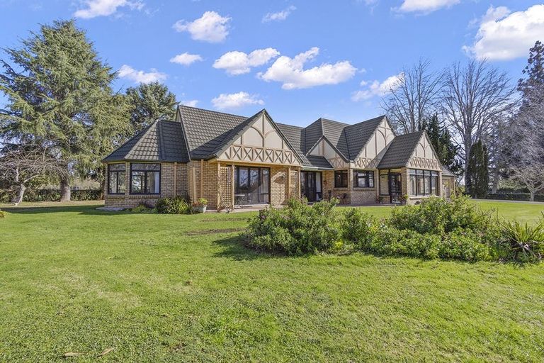 Photo of property in 145 Racecourse Road, Cambridge, 3493