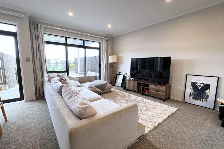 Photo of property in 14a Dida Park Drive, Kumeu, 0810