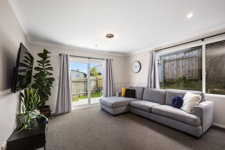 Photo of property in 9 Gaff Place, Whitby, Porirua, 5024