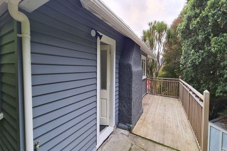 Photo of property in 261 Grounsell Crescent, Belmont, Lower Hutt, 5010