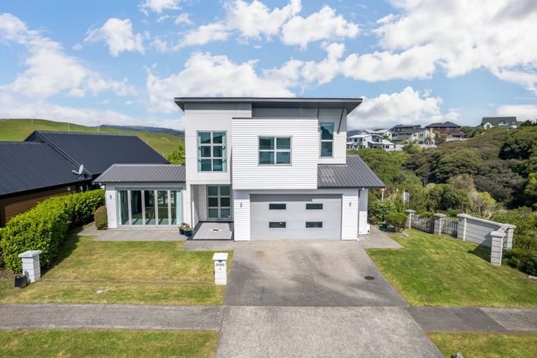 Photo of property in 2 Mo Street, Camborne, Porirua, 5026