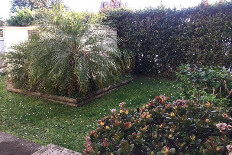 Photo of property in 81 Bay Street, Red Beach, 0932