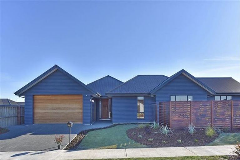 Photo of property in 40 Watkins Drive, Rangiora, 7400