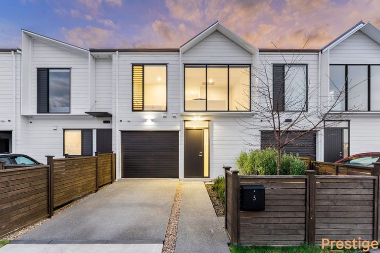 Photo of property in 5 Cambie Avenue, Red Beach, 0932