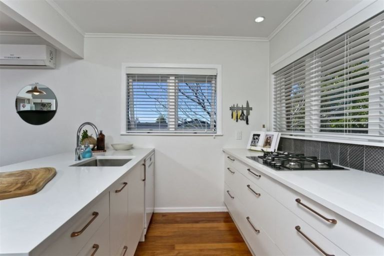 Photo of property in 1/16a Belmont Terrace, Milford, Auckland, 0620