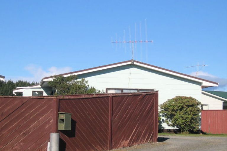 Photo of property in 40 Simcox Street, Otaki Beach, Otaki, 5512