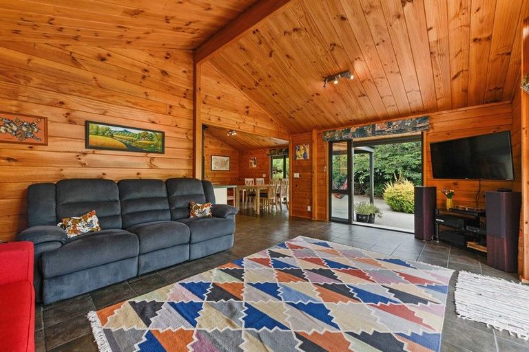 Photo of property in 83 Plateau Road, Te Marua, Upper Hutt, 5018