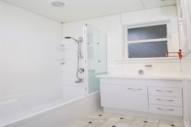 Photo of property in 227 Wairakei Road, Bryndwr, Christchurch, 8053