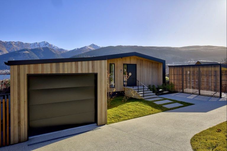 Photo of property in 513 Peninsula Road, Kelvin Heights, Queenstown, 9300