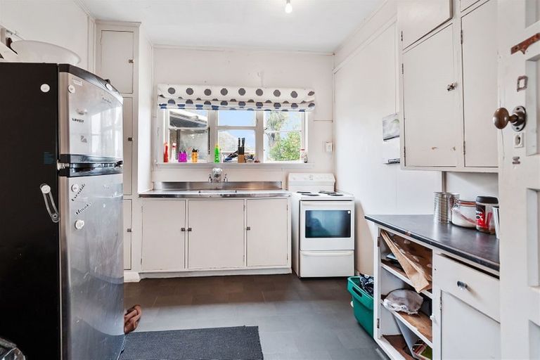 Photo of property in 112 Peverel Street, Riccarton, Christchurch, 8041