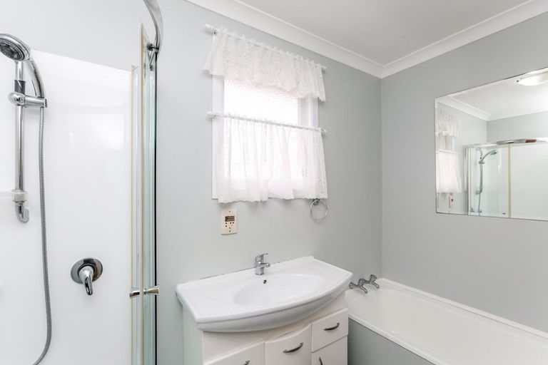 Photo of property in 2 Taunton Place, Lynmouth, New Plymouth, 4310