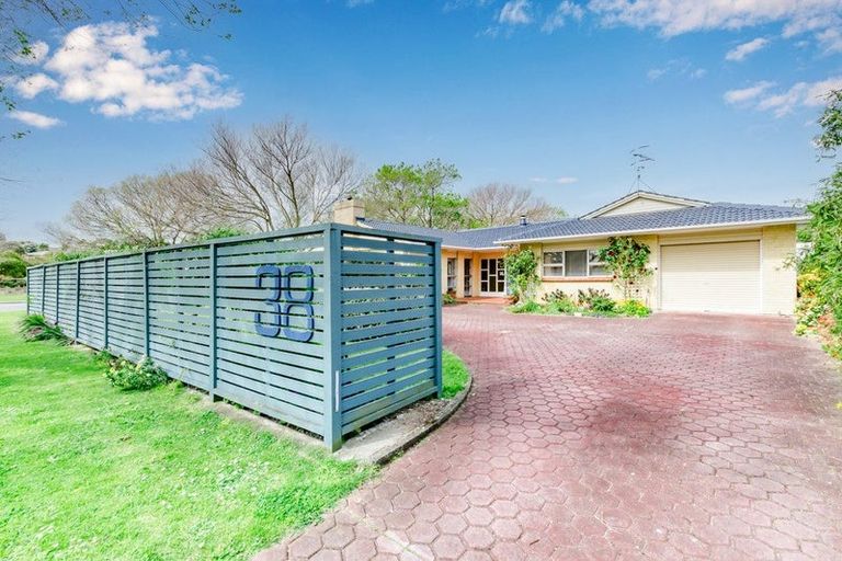 Photo of property in 38 Alexander Road, Raumati Beach, Paraparaumu, 5032