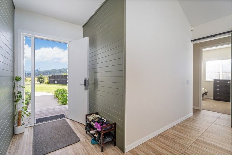 Photo of property in 11 Onerere Drive, Whitianga, 3510