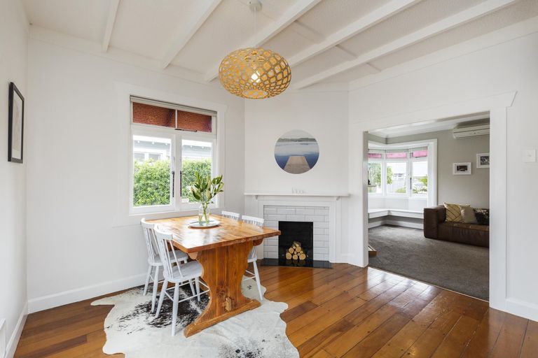 Photo of property in 17 Chelwood Street, Takaro, Palmerston North, 4412