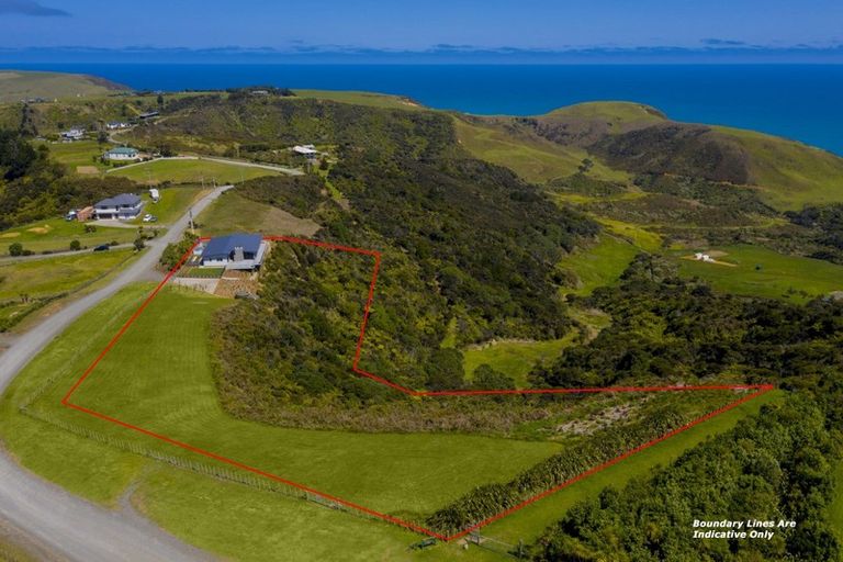 Photo of property in 110 Constable Road, Muriwai, Waimauku, 0881