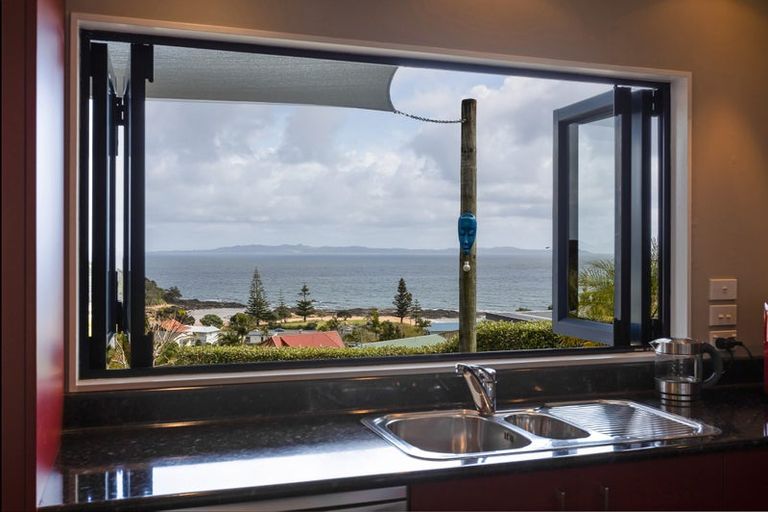 Photo of property in 9 Dudley Crescent, Cable Bay, 0420