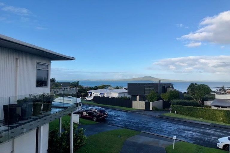 Photo of property in 1/52 Seaview Road, Castor Bay, Auckland, 0620