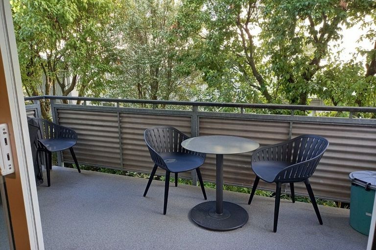 Photo of property in 2/25 Hastings Street West, Sydenham, Christchurch, 8023