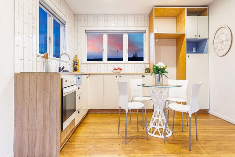 Photo of property in 1/637 Swanson Road, Swanson, Auckland, 0612