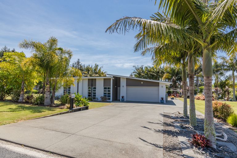 Photo of property in 1 Kotare Heights, Kerikeri, 0230