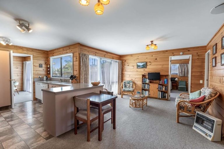 Photo of property in 6 Poutama Place, Tawhero, Whanganui, 4501