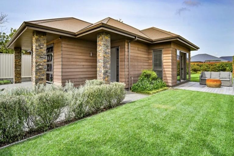 Photo of property in 127 Arataki Road, Havelock North, 4130