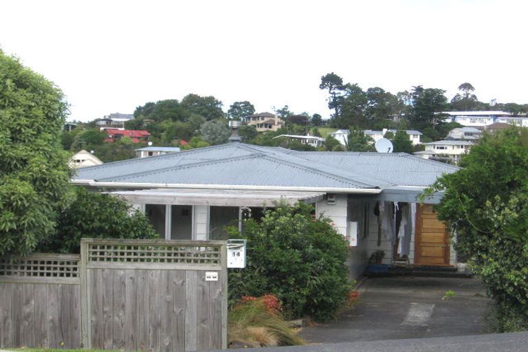 Photo of property in 14 Wyoming Avenue, Murrays Bay, Auckland, 0630