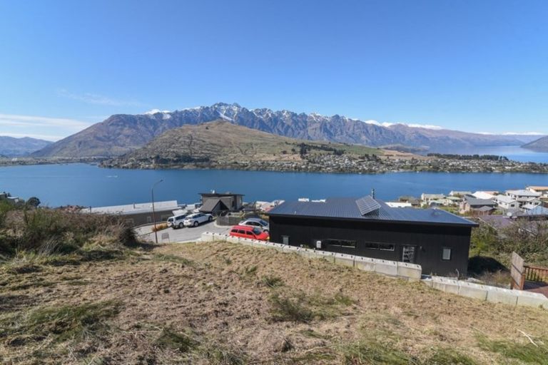 Photo of property in 16 Birch Lane, Queenstown, 9300