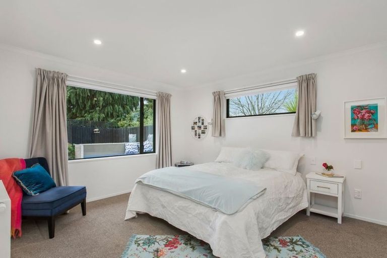 Photo of property in 2/12 Gleneagles Terrace, Ilam, Christchurch, 8053