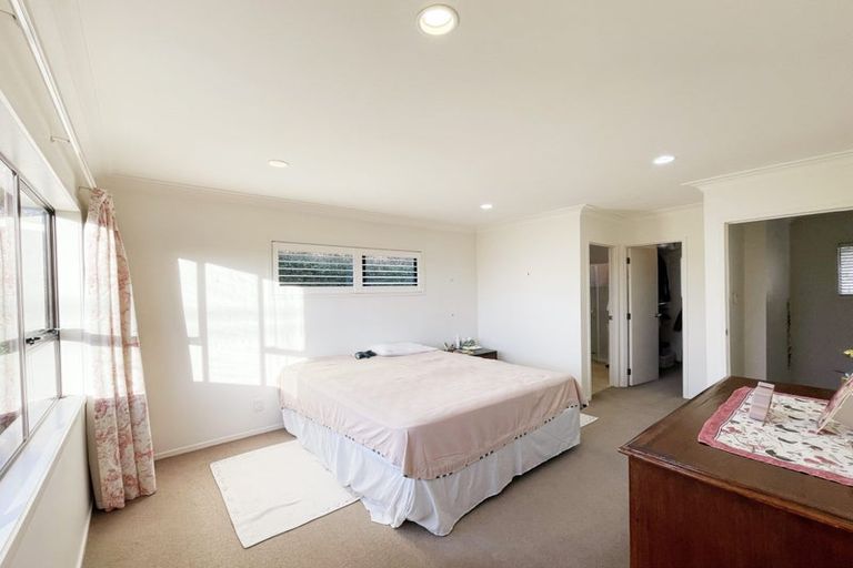 Photo of property in 78 Onewa Road, Northcote Point, Auckland, 0627