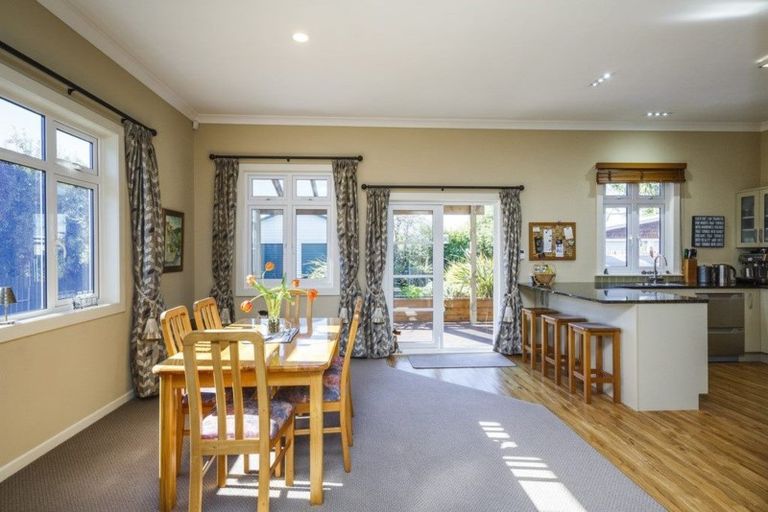 Photo of property in 7 Oxford Street, Hokowhitu, Palmerston North, 4410