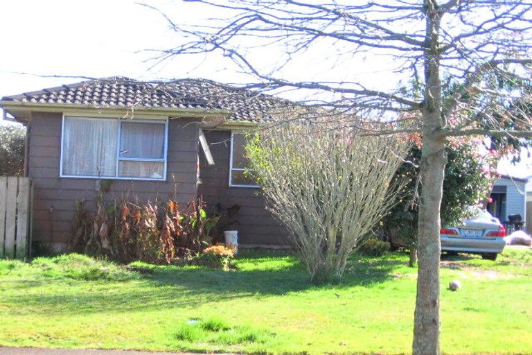 Photo of property in 38 Pukeroa Place, Papakura, 2110