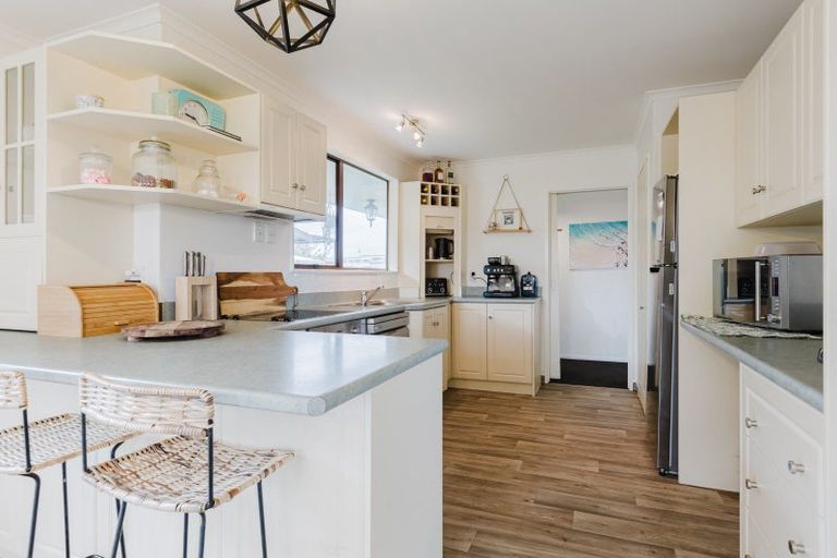 Photo of property in 43 Pencarrow Street, Highbury, Palmerston North, 4412