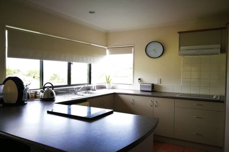 Photo of property in 62b Hogarth Rise, West Harbour, Auckland, 0618
